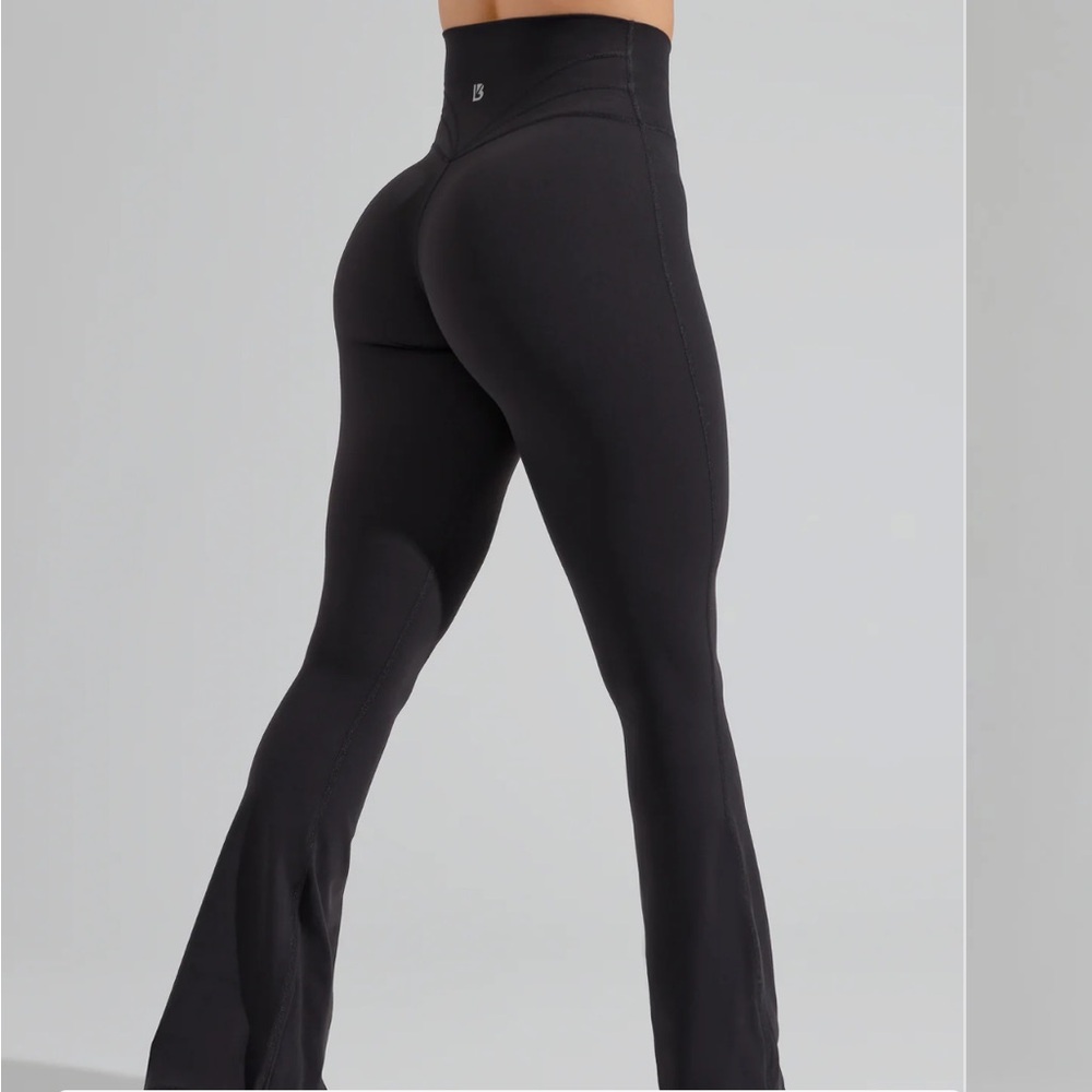 Buff bunny legacy flare legging